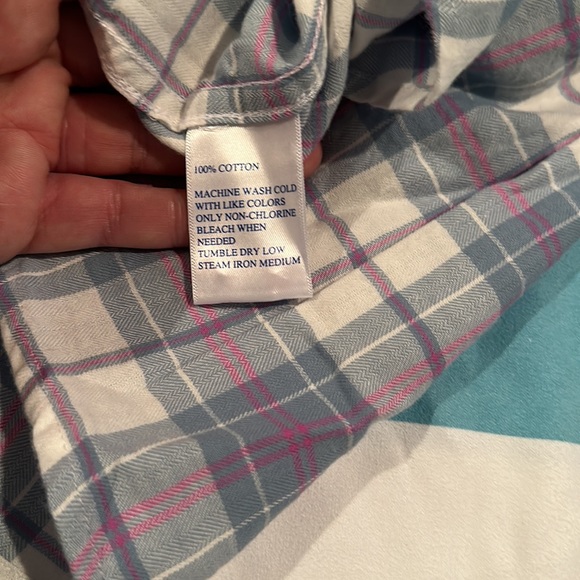⭐️ SALE ⭐️NWT Women’s Southern Tide flannel popover, size L - Picture 6 of 8